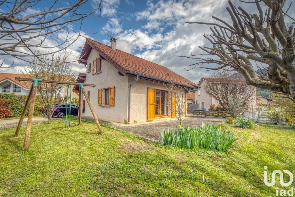 Achat maison à vendre 3 chambres 122 m² - Le Versoud