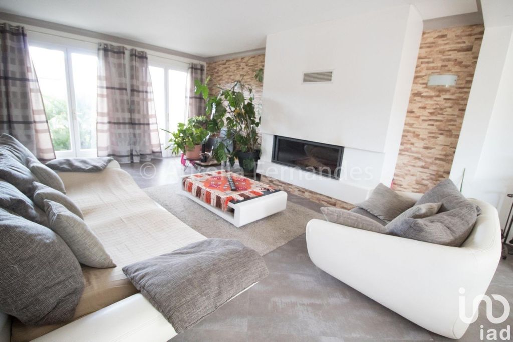 Achat maison à vendre 4 chambres 165 m² - Ormesson-sur-Marne
