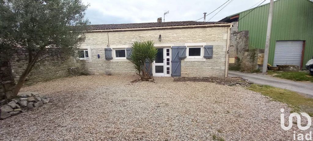 Achat maison à vendre 2 chambres 79 m² - Jarnac