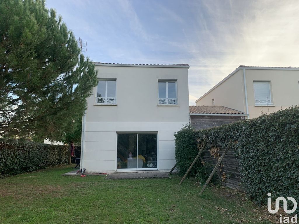 Achat maison à vendre 3 chambres 97 m² - Saint-Yrieix-sur-Charente