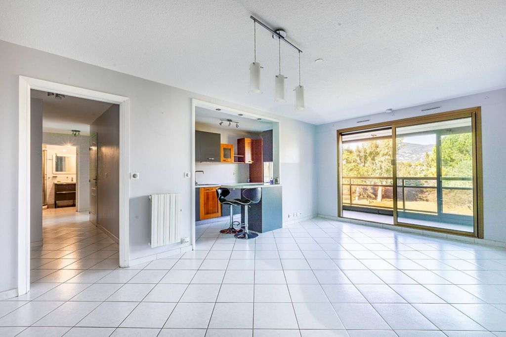 Achat appartement à vendre 3 pièces 64 m² - Mandelieu-la-Napoule