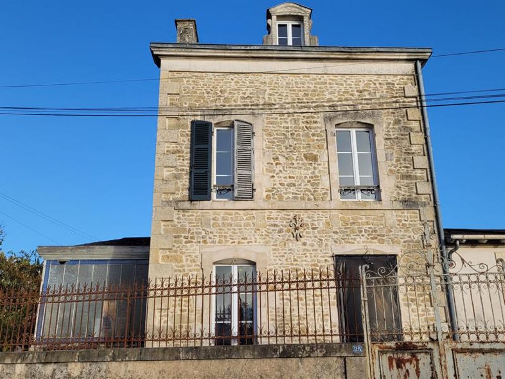 Achat maison à vendre 3 chambres 152 m² - Sainte-Eanne