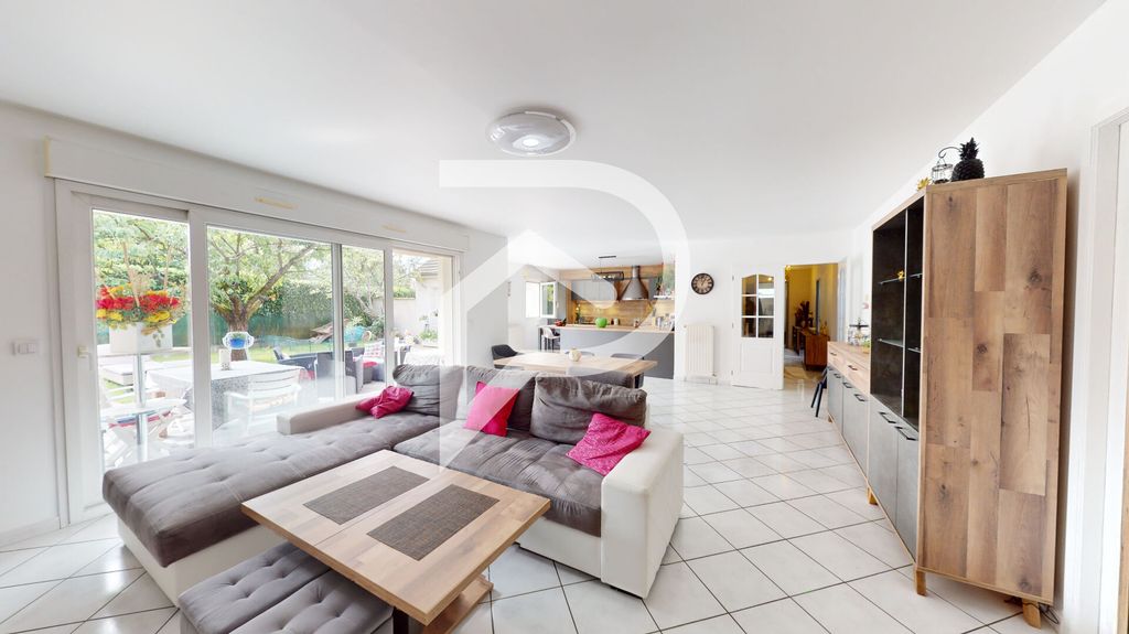 Achat maison à vendre 6 chambres 200 m² - Montfermeil