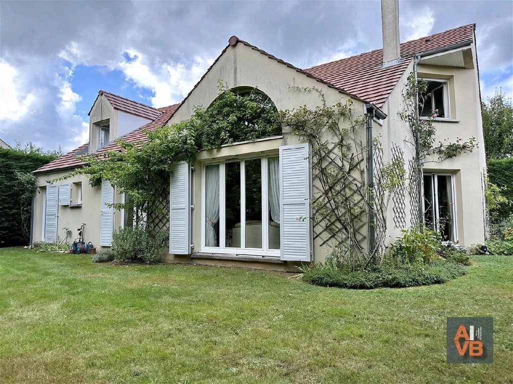 Achat maison à vendre 4 chambres 177 m² - Bussy-Saint-Georges