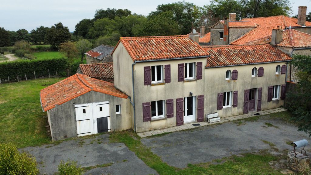 Achat maison à vendre 4 chambres 129 m² - Châtillon-sur-Thouet