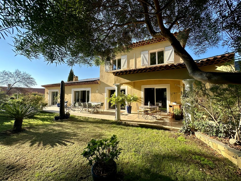 Achat maison à vendre 4 chambres 175 m² - Sanary-sur-Mer