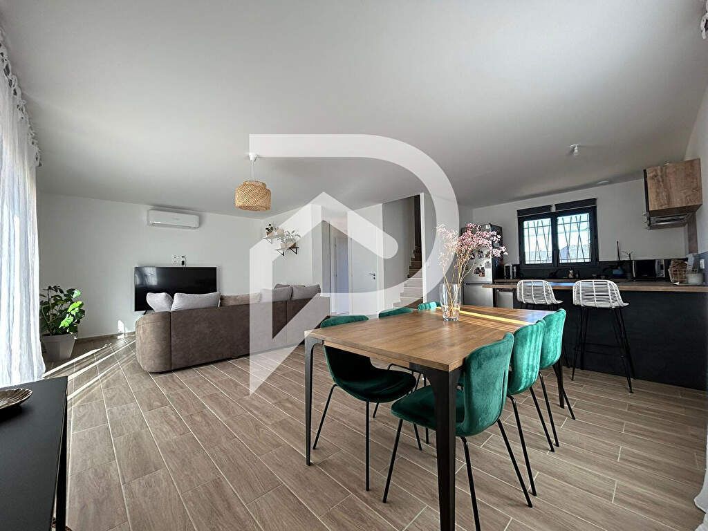 Achat maison à vendre 3 chambres 90 m² - Rougiers