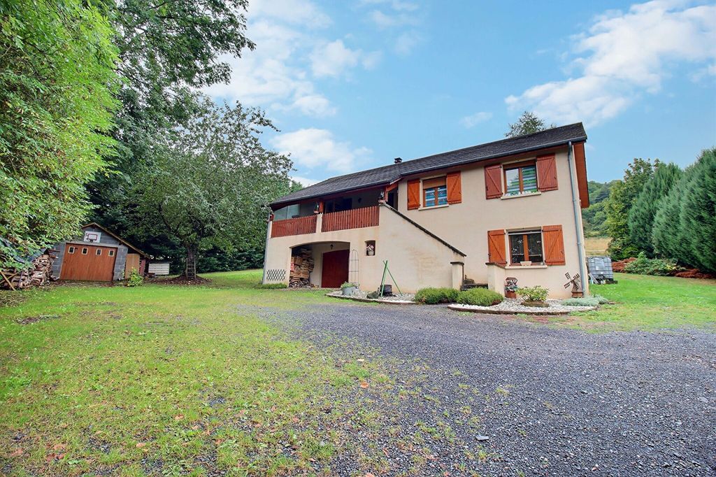 Achat maison à vendre 4 chambres 134 m² - Saint-Bonnet-près-Orcival