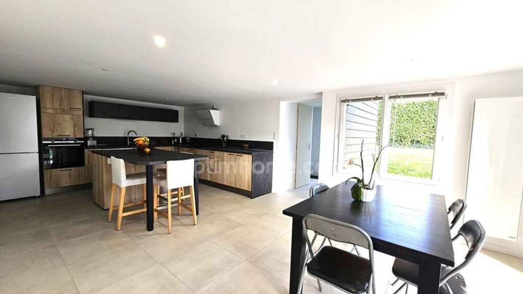 Achat maison à vendre 3 chambres 105 m² - Saint-Étienne-de-Crossey