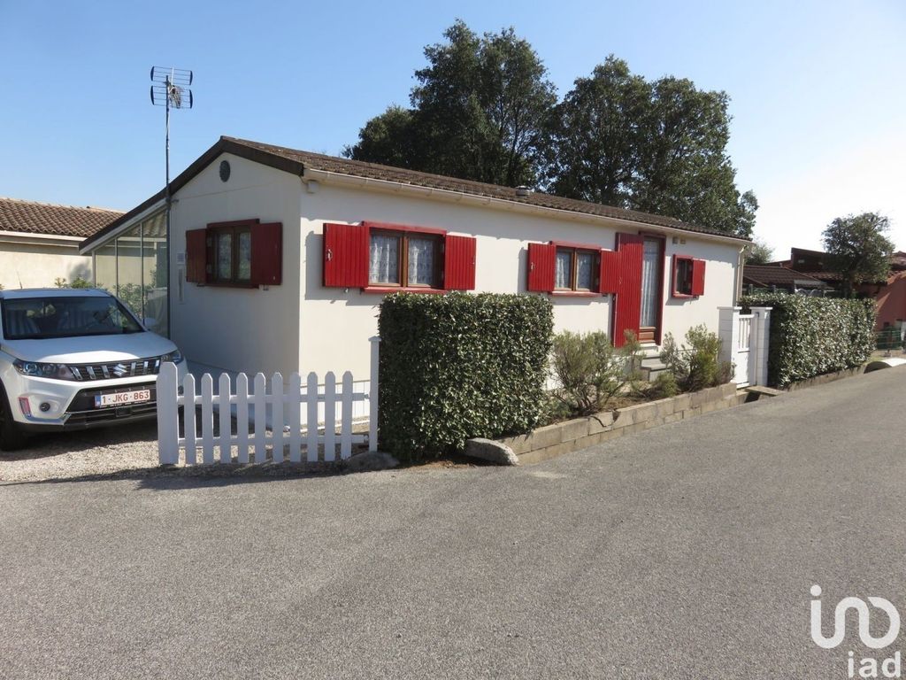 Achat maison à vendre 2 chambres 37 m² - Roquebrune-sur-Argens