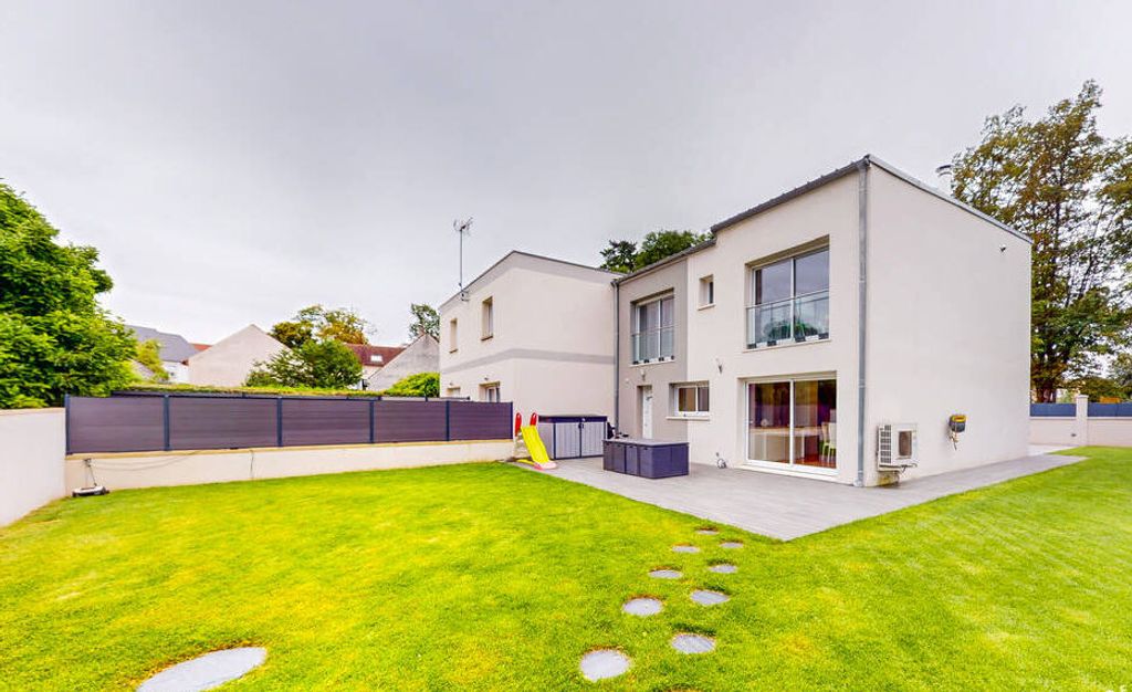Achat maison à vendre 4 chambres 140 m² - Ozoir-la-Ferrière