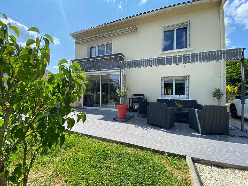 Achat maison à vendre 4 chambres 134 m² - Saint-Yrieix-sur-Charente
