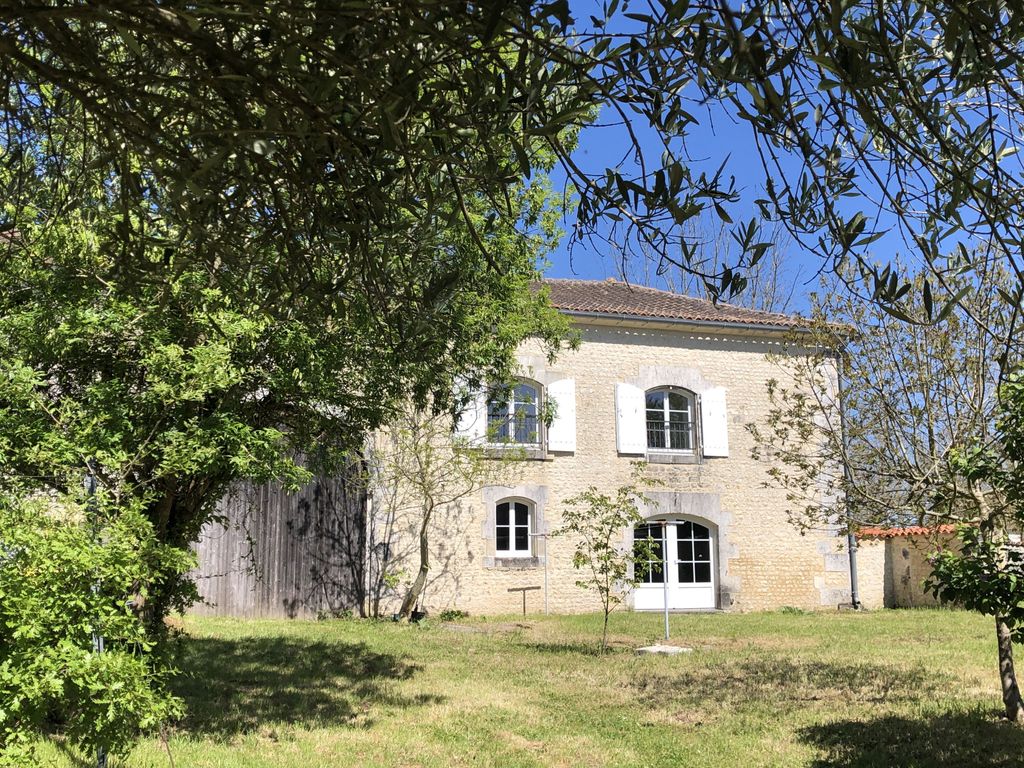 Achat maison à vendre 6 chambres 230 m² - Criteuil-la-Magdeleine