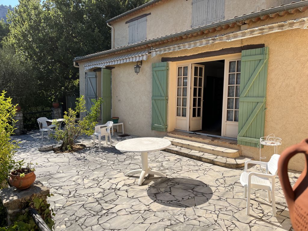 Achat maison à vendre 3 chambres 150 m² - Le Bar-sur-Loup