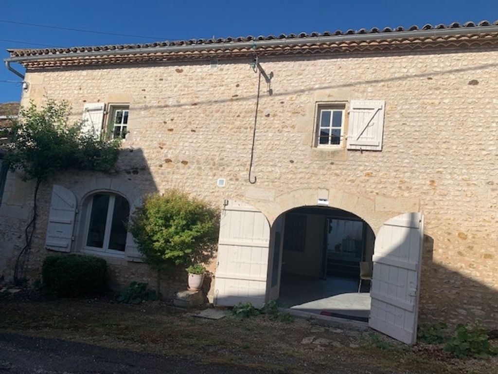 Achat maison à vendre 1 chambre 135 m² - Saint-Thomas-de-Conac