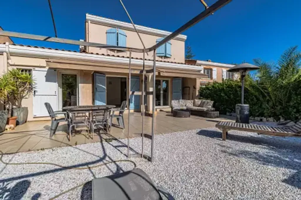 Achat maison à vendre 4 chambres 99 m² - Antibes