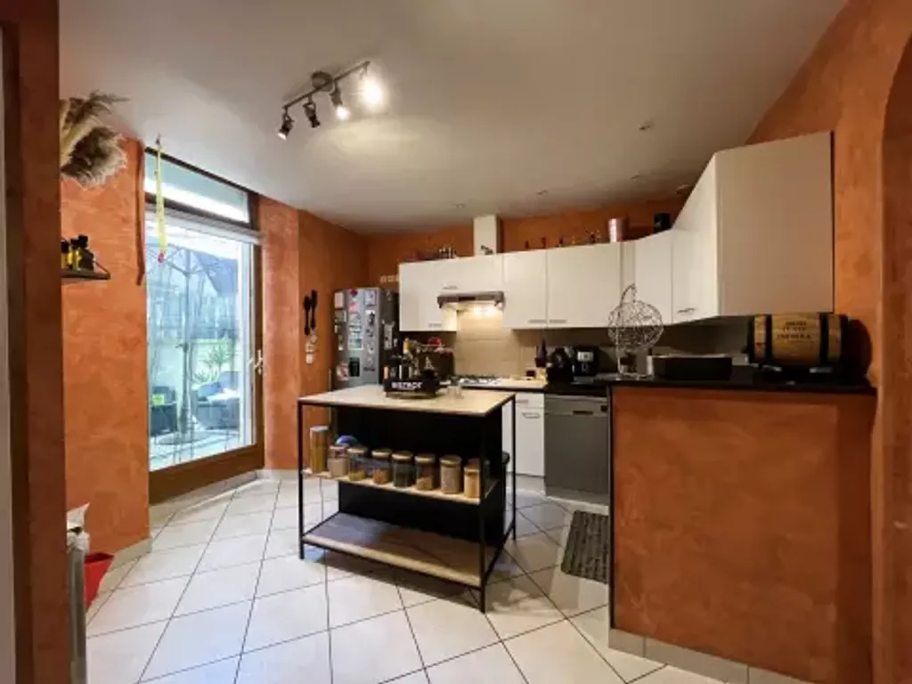 Achat appartement à vendre 3 pièces 71 m² - Saint-Étienne-de-Cuines