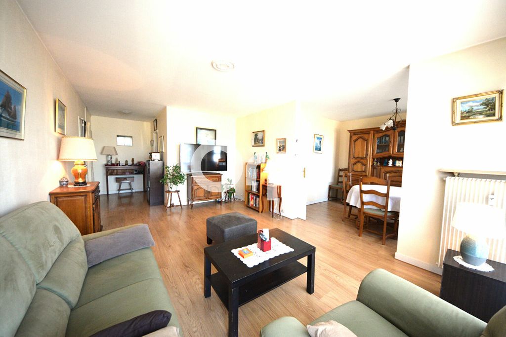 Achat appartement à vendre 3 pièces 77 m² - Saint-Pierre-du-Perray
