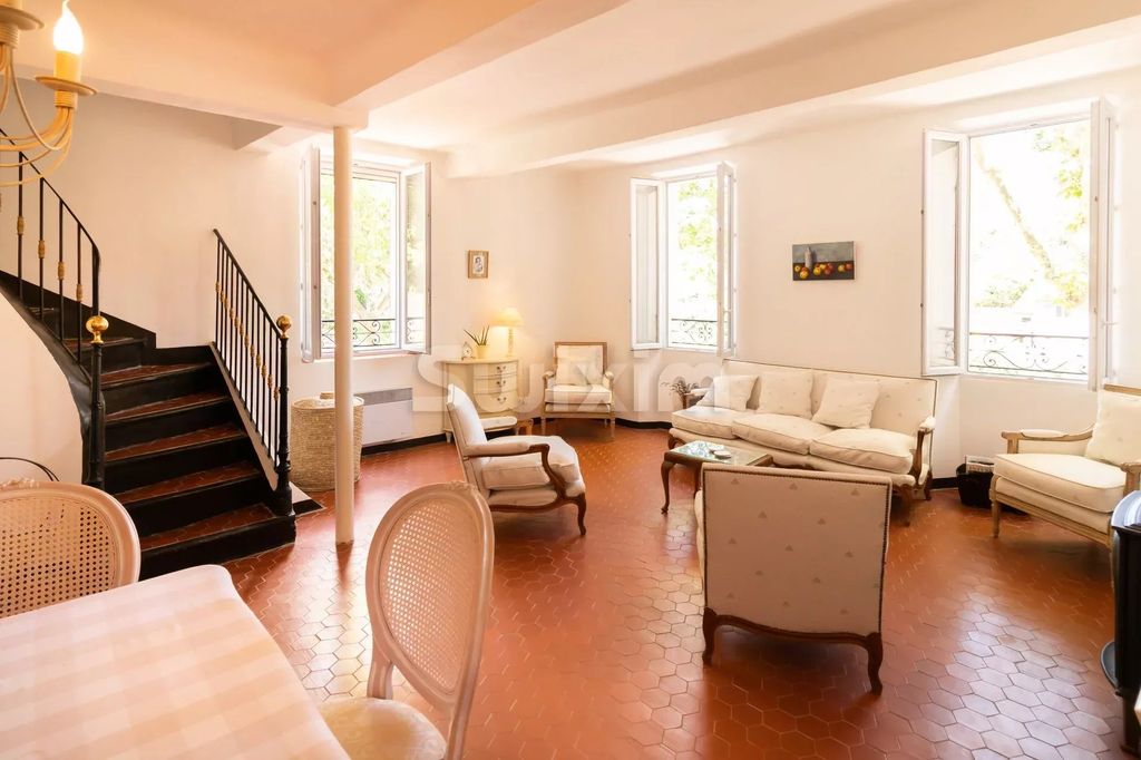 Achat maison à vendre 4 chambres 162 m² - Entrecasteaux