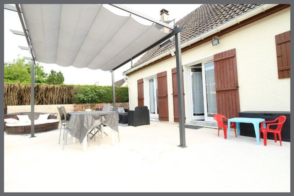 Achat maison à vendre 6 chambres 166 m² - Villeneuve-le-Comte