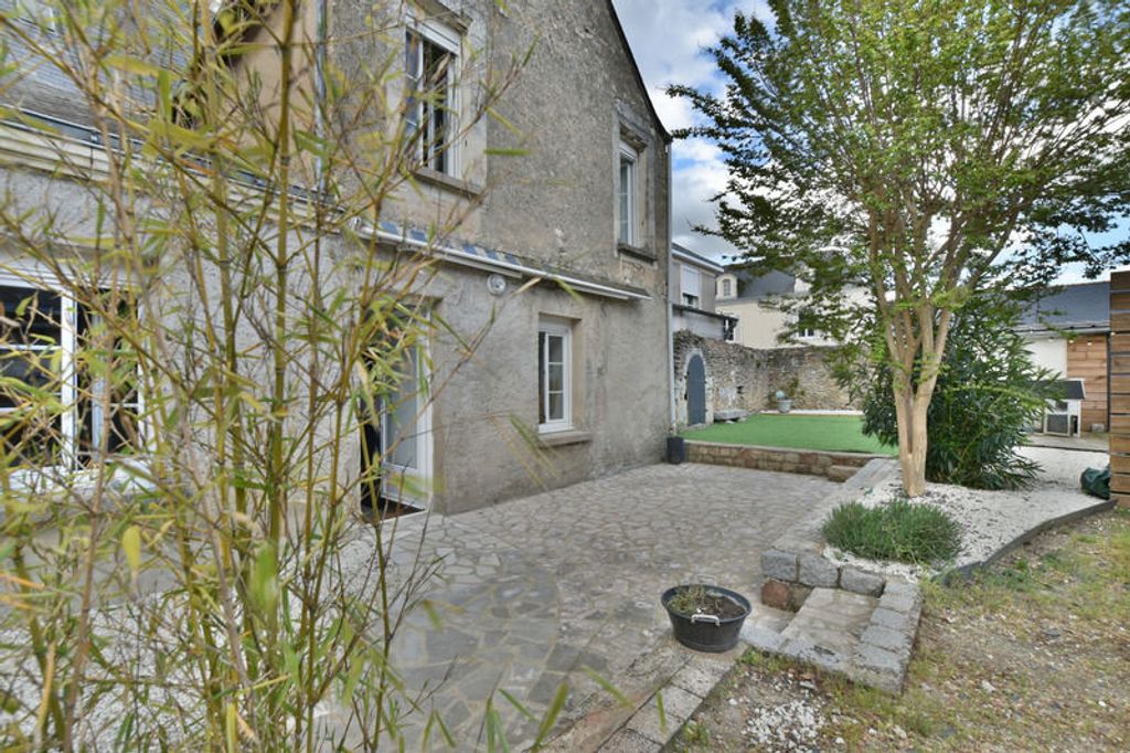 Achat maison à vendre 3 chambres 121 m² - Seiches-sur-le-Loir
