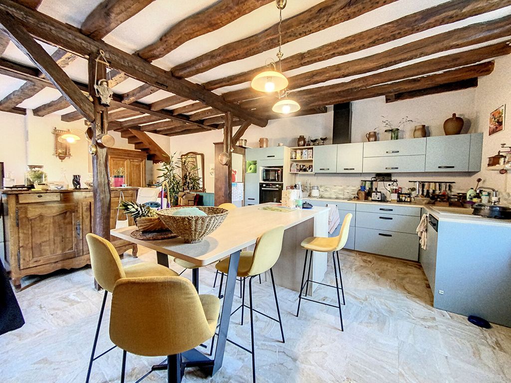 Achat maison à vendre 4 chambres 193 m² - Saint-Gervais-la-Forêt