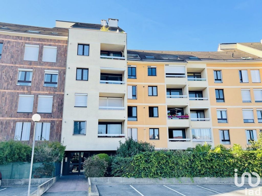 Achat appartement à vendre 3 pièces 81 m² - Corbeil-Essonnes