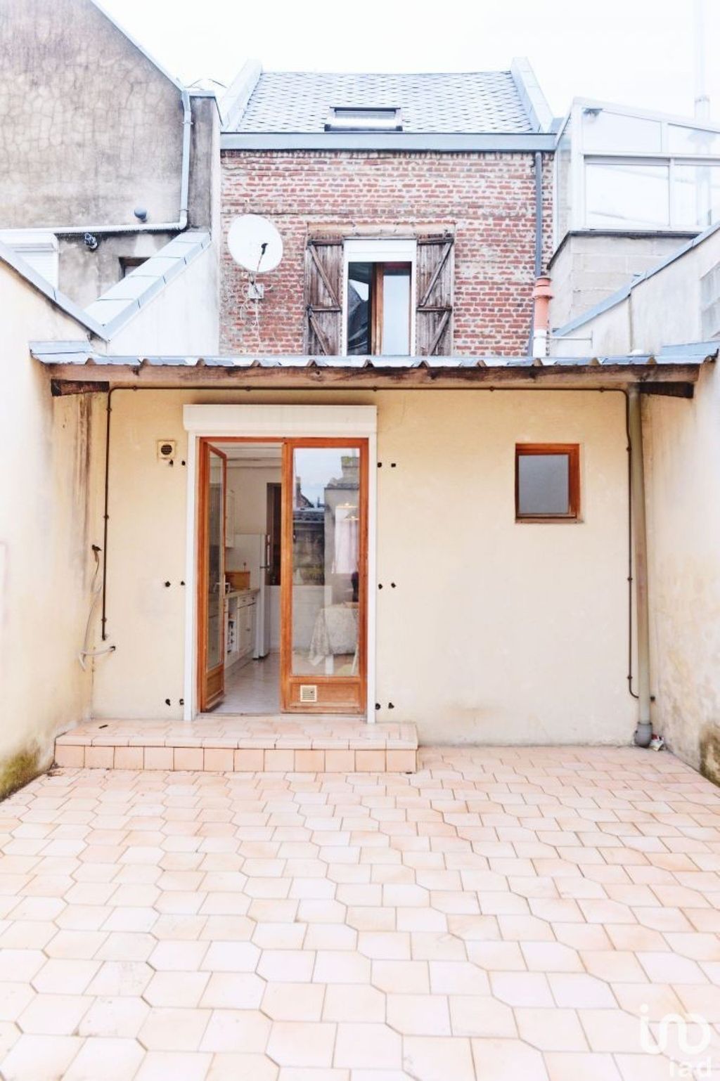 Achat maison à vendre 2 chambres 105 m² - Saint-Quentin