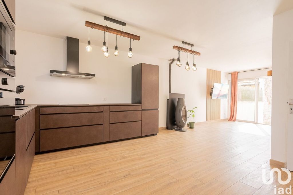 Achat maison à vendre 3 chambres 120 m² - La Francheville