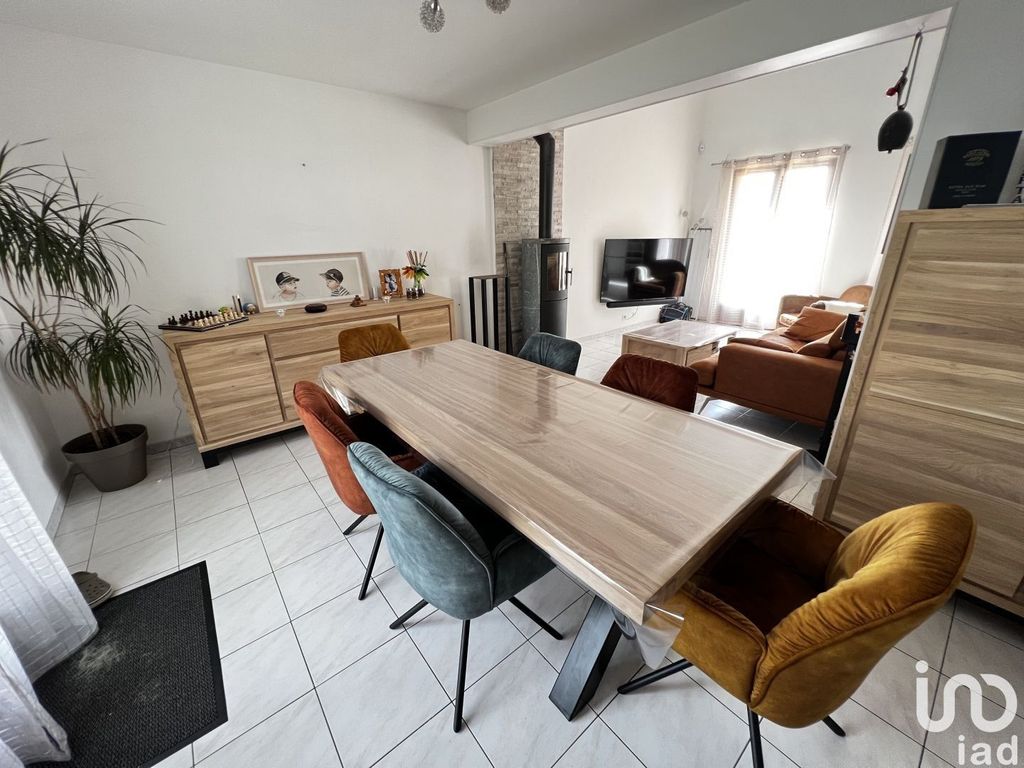 Achat maison à vendre 5 chambres 145 m² - Fontenay-Trésigny