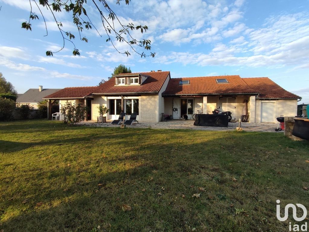 Achat maison à vendre 3 chambres 185 m² - La Chapelle-sur-Aveyron