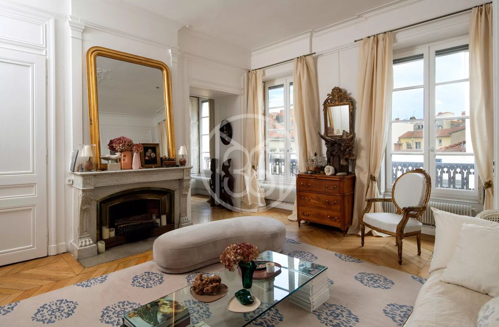 Achat appartement à vendre 5 pièces 136 m² - Lyon 1er arrondissement