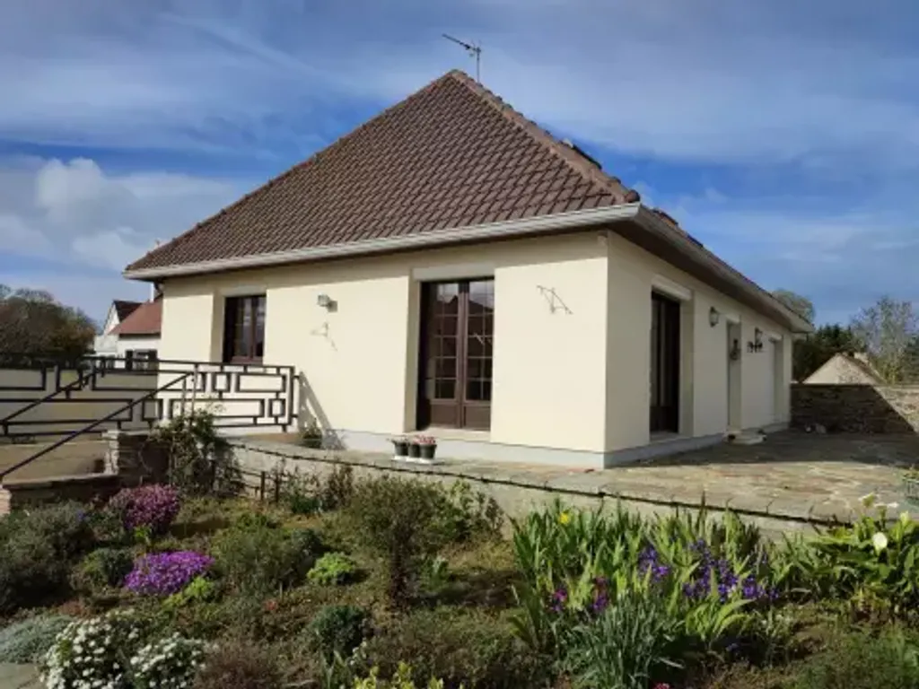 Achat maison à vendre 6 chambres 175 m² - Saint-Aubin-d'Arquenay