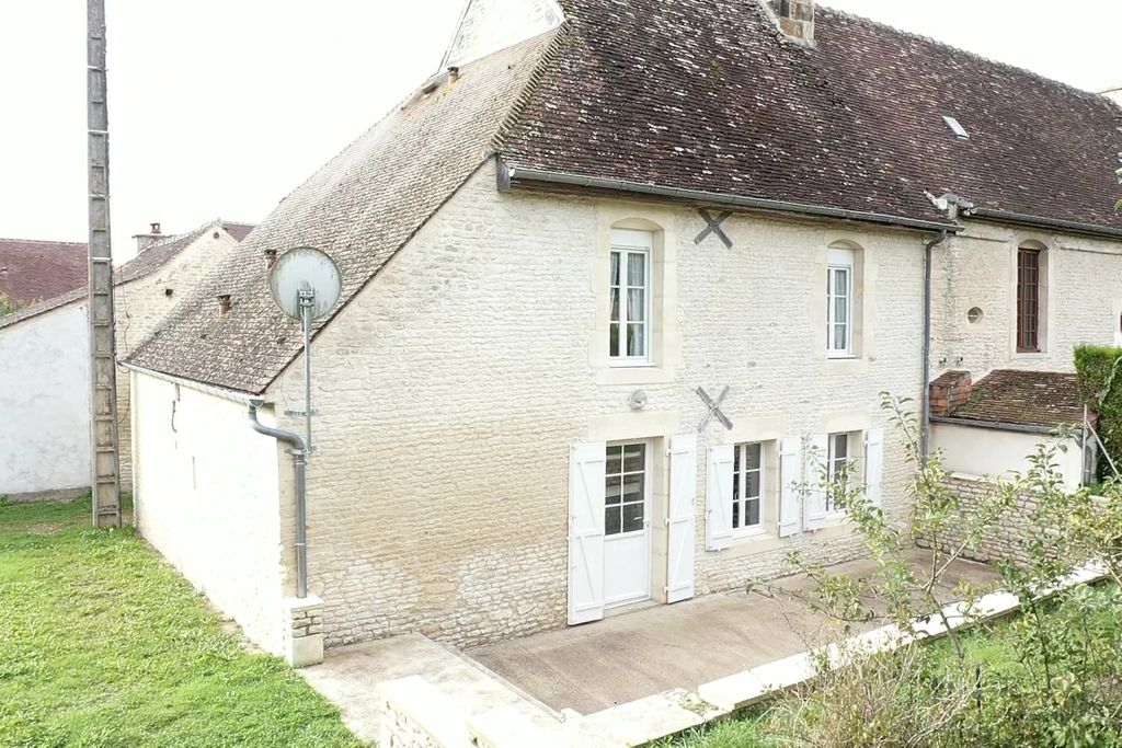 Achat maison à vendre 2 chambres 100 m² - Perrières