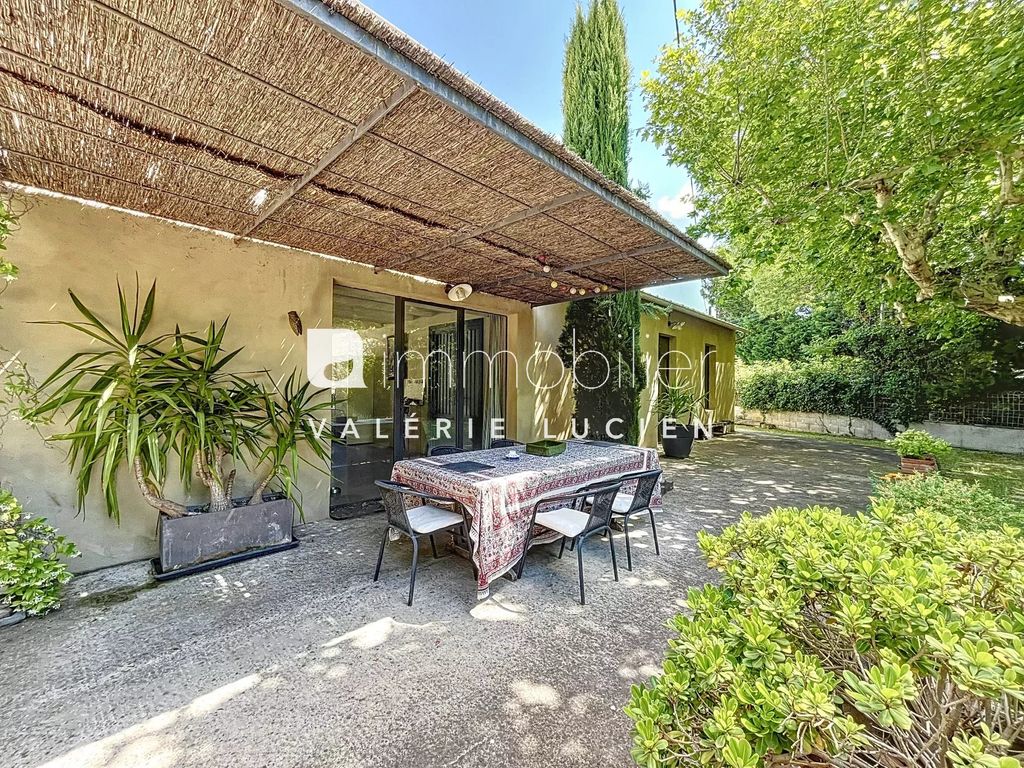 Achat maison à vendre 3 chambres 269 m² - Saint-Rémy-de-Provence