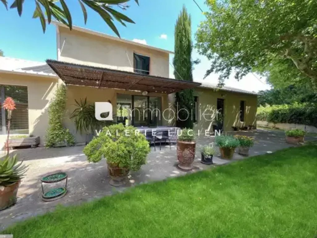 Achat maison à vendre 3 chambres 269 m² - Saint-Rémy-de-Provence