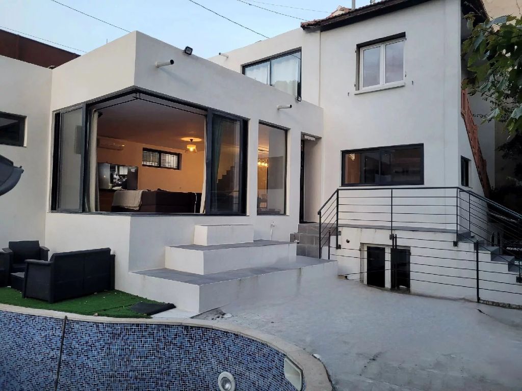 Achat maison à vendre 4 chambres 242 m² - Marseille 15ème arrondissement