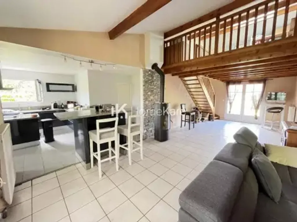 Achat maison à vendre 3 chambres 150 m² - Villenave-d'Ornon