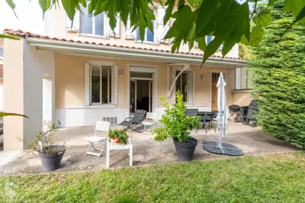 Achat maison à vendre 6 chambres 185 m² - Saint-Germain-au-Mont-d'Or