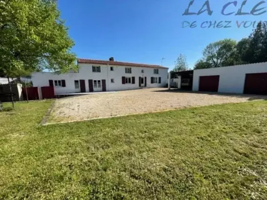 Achat maison à vendre 4 chambres 170 m² - Coulonges-sur-l'Autize