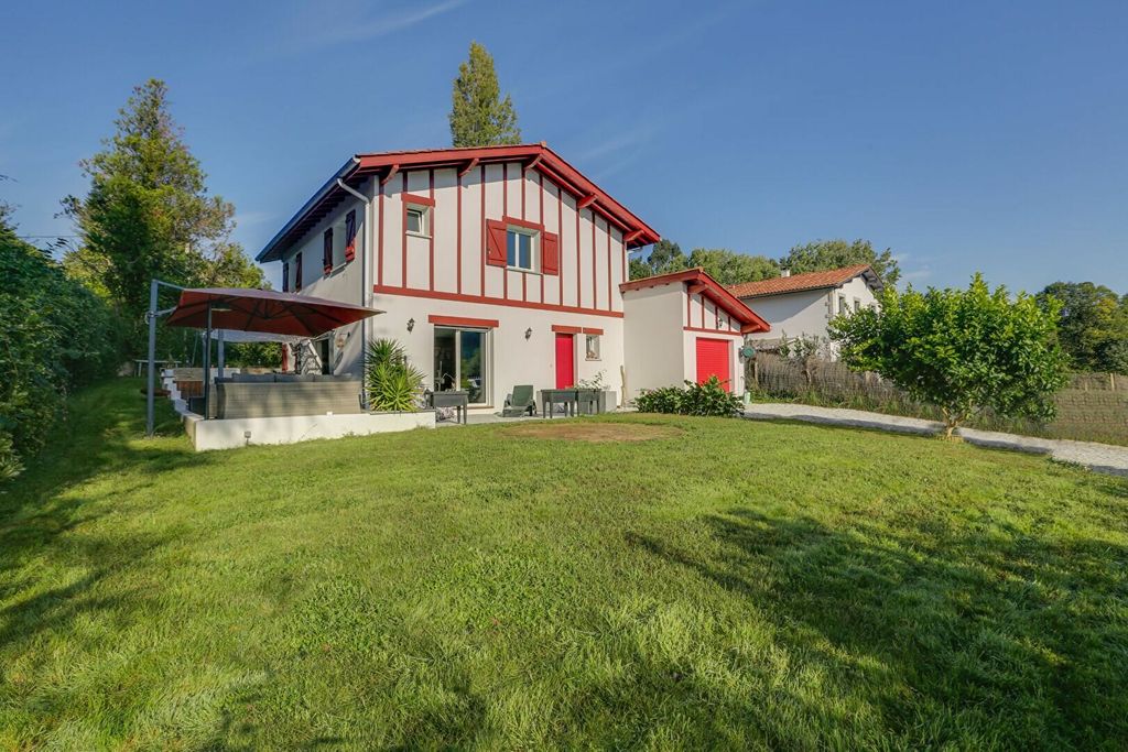 Achat maison à vendre 4 chambres 156 m² - Saint-Pée-sur-Nivelle