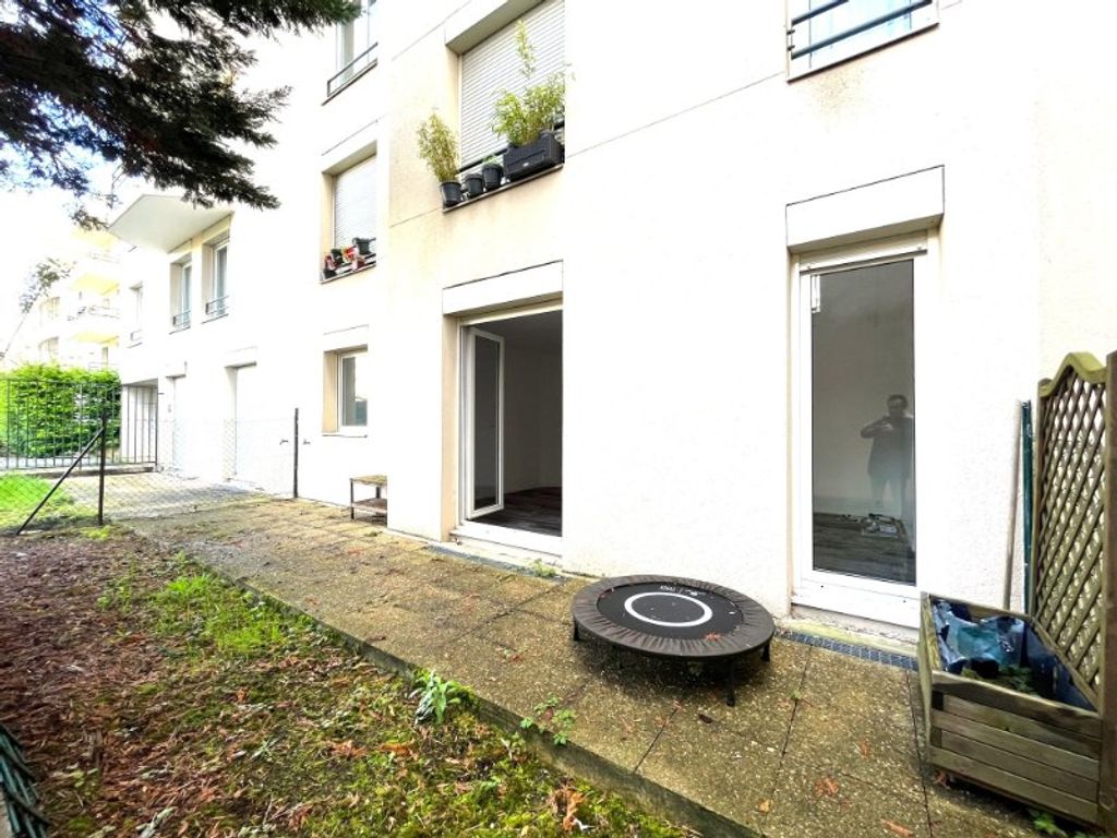 Achat appartement à vendre 4 pièces 75 m² - Courbevoie