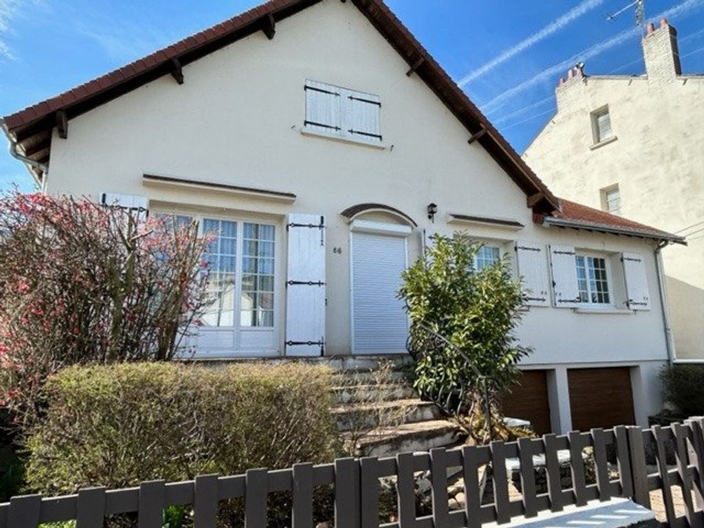 Achat maison à vendre 5 chambres 275 m² - Châteauroux