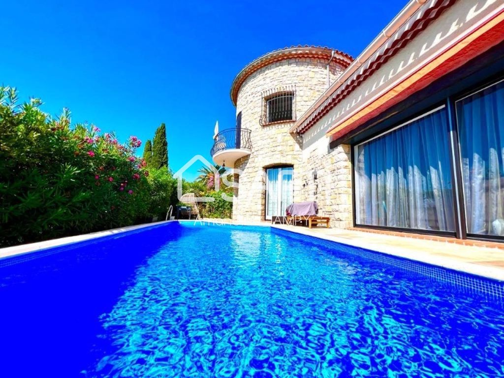 Achat maison à vendre 4 chambres 256 m² - Antibes