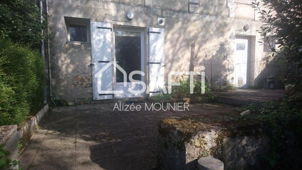 Achat maison à vendre 2 chambres 70 m² - Mouthiers-sur-Boëme