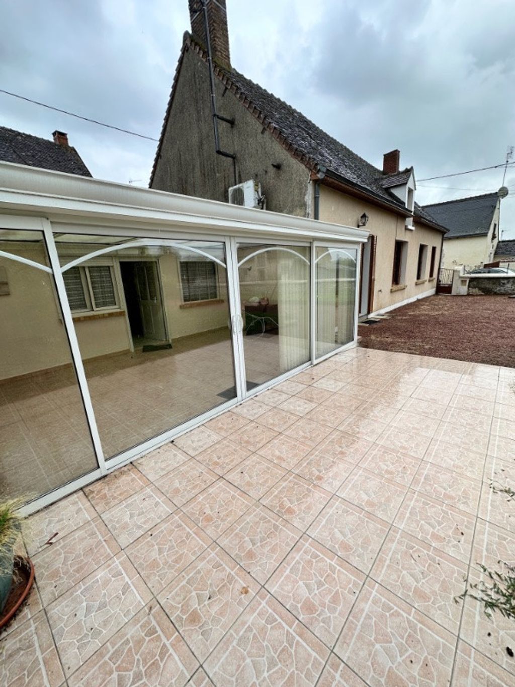 Achat maison à vendre 3 chambres 94 m² - Saint-Genou