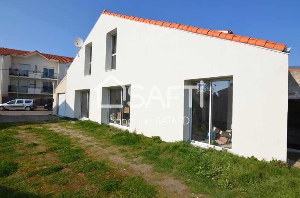 Achat maison à vendre 5 chambres 160 m² - Château-d'Olonne