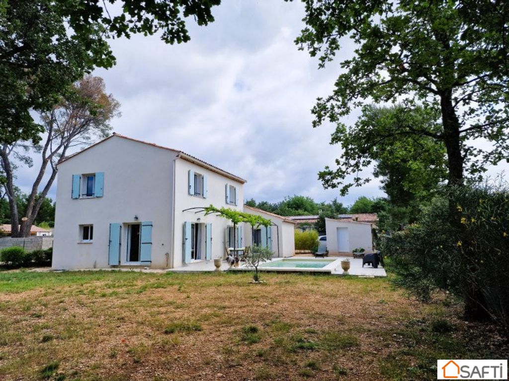 Achat maison à vendre 4 chambres 130 m² - Saint-Saturnin-lès-Apt