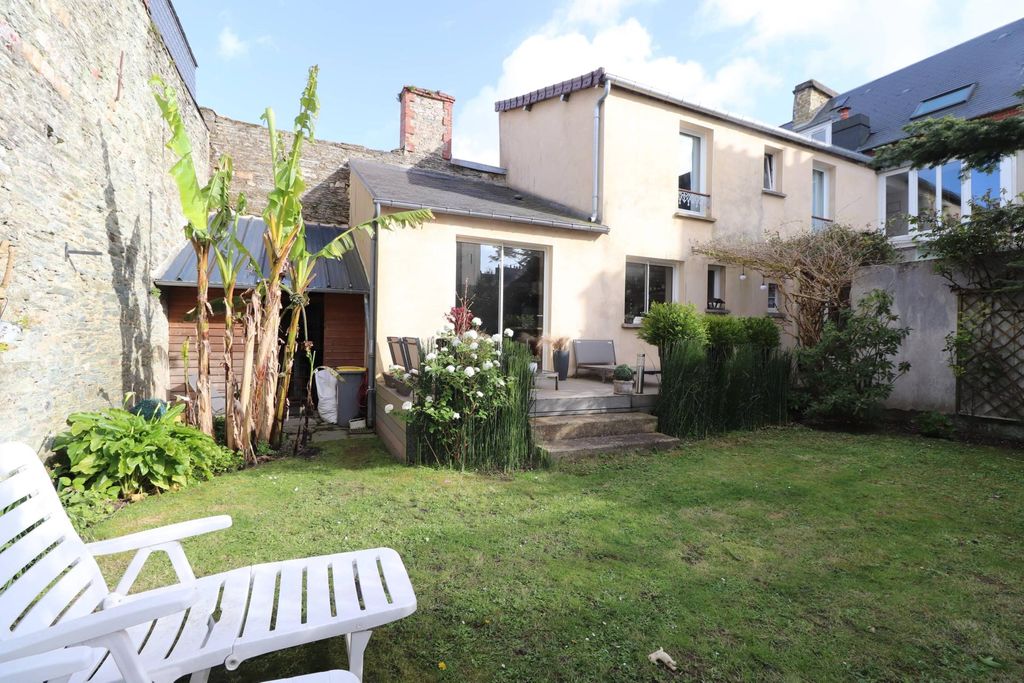 Achat maison à vendre 6 chambres 231 m² - Cherbourg-en-Cotentin