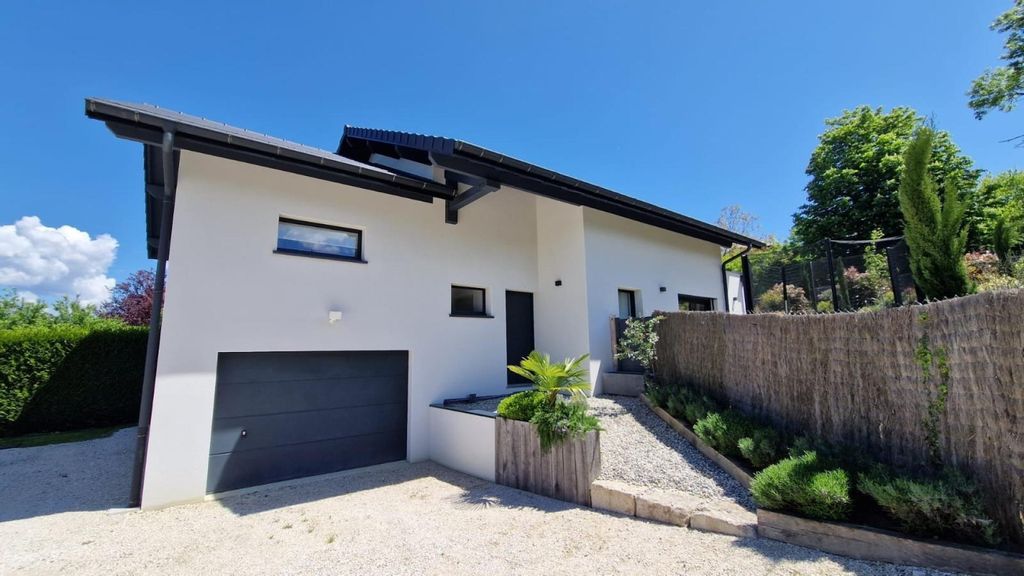 Achat maison à vendre 4 chambres 140 m² - Montagnole